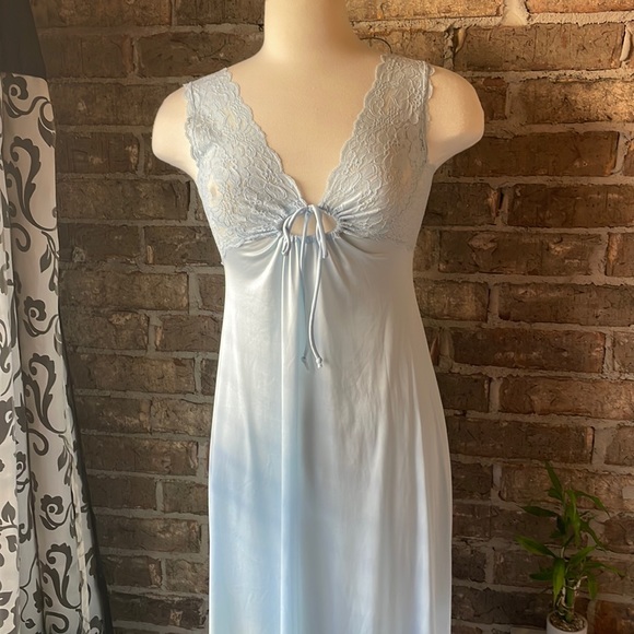 Vintage ShadowLine Nightgown - Picture 1 of 10